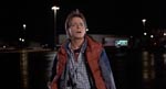 Marty McFly (Michael J. Fox) ser tidsmaskinen for første gang.