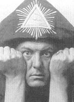 Den berømte og berygtede satanist (med mere) Aleister Crowley (1875-1947)
